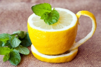 Vì sao bạn nên uống nước chanh mỗi sáng?